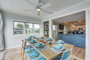 Walk to Pirates Beach - Luxe Galveston Home