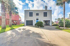 Walk to Pirates Beach - Luxe Galveston Home