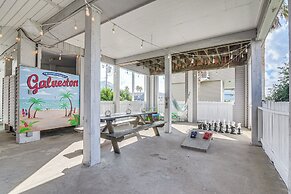 Walk to Pirates Beach - Luxe Galveston Home
