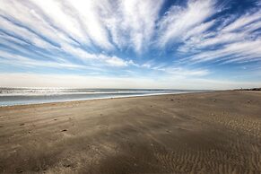 Waterfront Galveston Bay Retreat < 1 Mi to Beach!