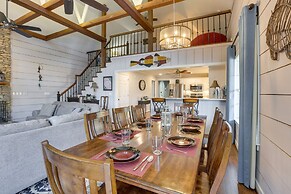 Waterfront Lay Lake Retreat w/ Dock & 3 Piers!