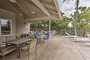 Kailua-kona Condo w/ Lanai, Walk to Beach + Pier!