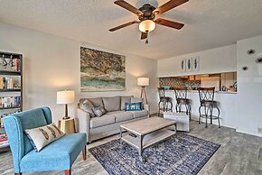 Kailua-kona Condo w/ Lanai, Walk to Beach + Pier!