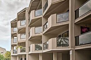 Kailua-kona Condo w/ Lanai, Walk to Beach + Pier!