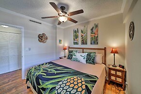 Downtown Air Conditioned Condo: Walk to Beaches