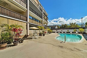 Downtown Air Conditioned Condo: Walk to Beaches