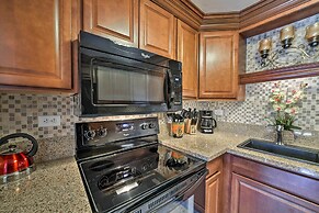 Downtown Air Conditioned Condo: Walk to Beaches