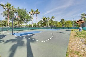 Palms of Destin Poolside Oasis < 1 Mi to Golfing!