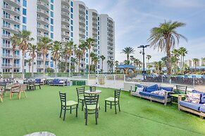 Palms of Destin Poolside Oasis < 1 Mi to Golfing!