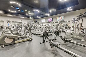 Walk to Beach: Poolside Oasis in Palms of Destin!