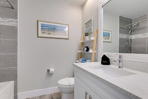 Coastal-zen Ruskin Retreat < 1 Mi to Beach!