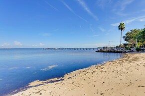 Coastal-zen Ruskin Retreat < 1 Mi to Beach!