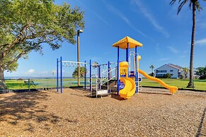 Coastal-zen Ruskin Retreat < 1 Mi to Beach!