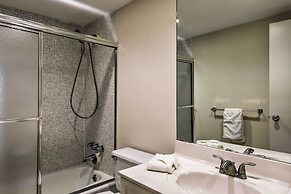 Beachfront Condo w/ Pool Access in Hollywood!