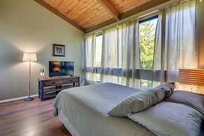 Top-floor Kailua Bay Resort Condo w/ Ocean Views!