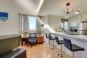 Top-floor Kailua Bay Resort Condo w/ Ocean Views!