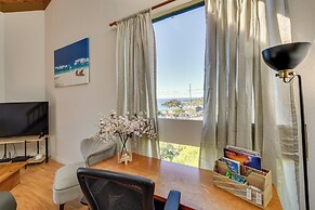Top-floor Kailua Bay Resort Condo w/ Ocean Views!