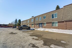 7 Mi to Ski Resort: Dillon Condo w/ Mtn Views