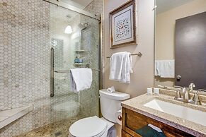 7 Mi to Ski Resort: Dillon Condo w/ Mtn Views