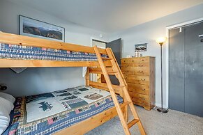 7 Mi to Ski Resort: Dillon Condo w/ Mtn Views