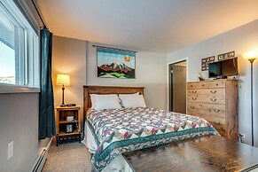 7 Mi to Ski Resort: Dillon Condo w/ Mtn Views