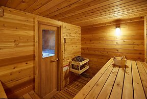Cozy Schroeder Studio w/ Deck on Lake Superior