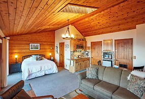 Cozy Schroeder Studio w/ Deck on Lake Superior