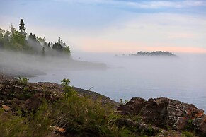 Cozy Schroeder Studio w/ Deck on Lake Superior