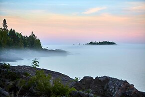 Cozy Schroeder Studio w/ Deck on Lake Superior