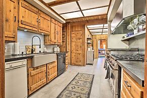 Cimarron Lodge Retreat With 3 Decks & Grill!