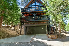 Cimarron Lodge Retreat With 3 Decks & Grill!