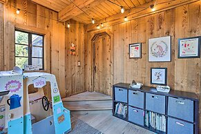 Cimarron Lodge Retreat With 3 Decks & Grill!