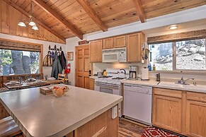 Delightful Family Cabin: Walk to Lake Gregory!