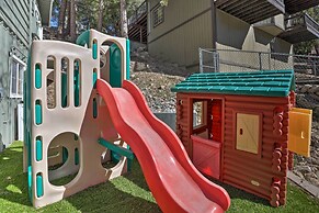 Delightful Family Cabin: Walk to Lake Gregory!