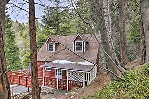 Vintage 'snow White' Cottage ~ 2 Miles to Village!