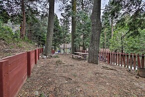 Vintage 'snow White' Cottage ~ 2 Miles to Village!