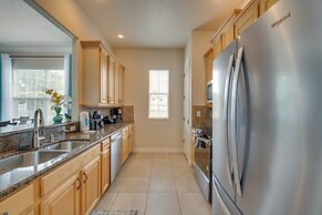 6 Mi to Disney: Lakefront Reunion Resort Home