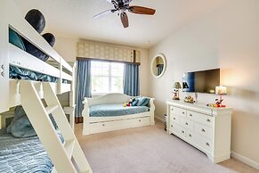 6 Mi to Disney: Lakefront Reunion Resort Home