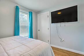 Downtown Brockton Apt < 1 Mi to Local Dining