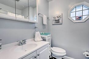 Downtown Brockton Apt < 1 Mi to Local Dining