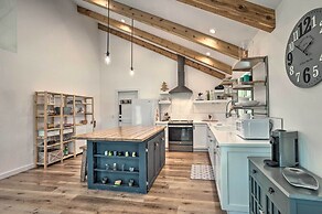 Trendy Palm City Cottage w/ Porch on 5 Acres!