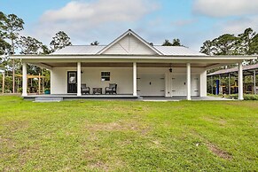 Trendy Palm City Cottage w/ Porch on 5 Acres!