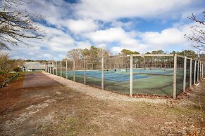 Beautiful Brewster Condo w/ Resort Amenities!