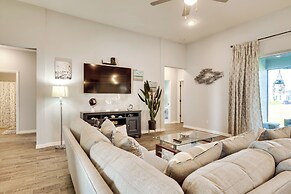 Screened-in Patio & Grill: Cape Coral Retreat