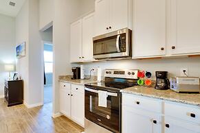 Screened-in Patio & Grill: Cape Coral Retreat