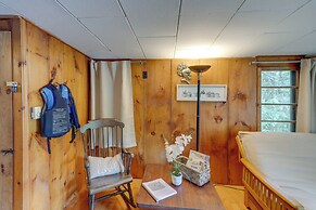 Rustic Berkshires Cottage at Lake Buel w/ Kayaks!