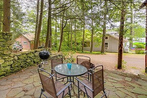 Rustic Berkshires Cottage at Lake Buel w/ Kayaks!