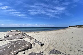 Peaceful Chilmark Farmhouse by Menemsha Beach