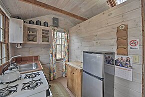 Cozy Vineyard Haven Cottage < 1 Mi to Beach!