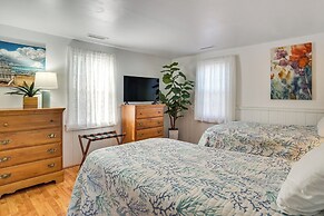 Steps to Eats & Craigville Beach! Cape Cod Cottage